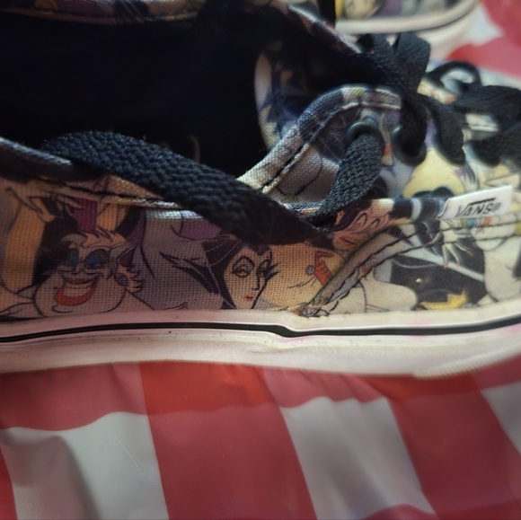 Womens Disney shoes - Picture 2 of 5